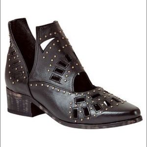 Sbicca Navarro Black Studded Booties Womens 7.5